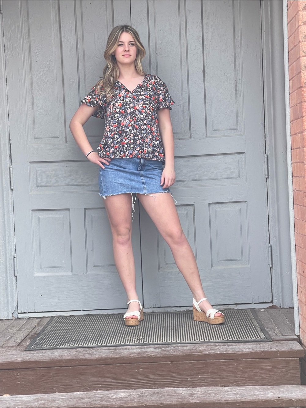 GAP Black Floral V-Neck Short Sleeve Blouse
